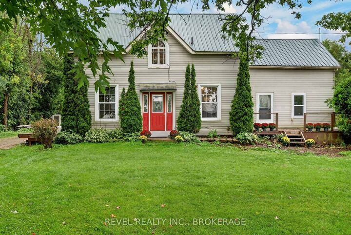 Property Photo: 275 Haig Road ON K7G 2V4