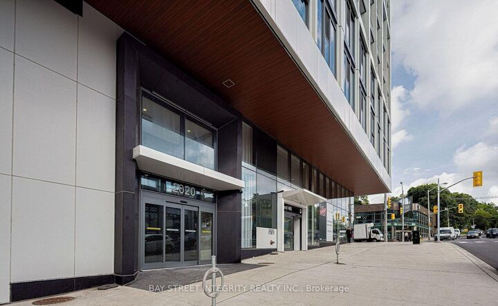 Property Photo:  2020 Bathurst Street 1718  ON M5P 0A6 