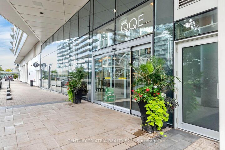 Property Photo:  15 Queens Quay E 1108  ON M5E 0C5 