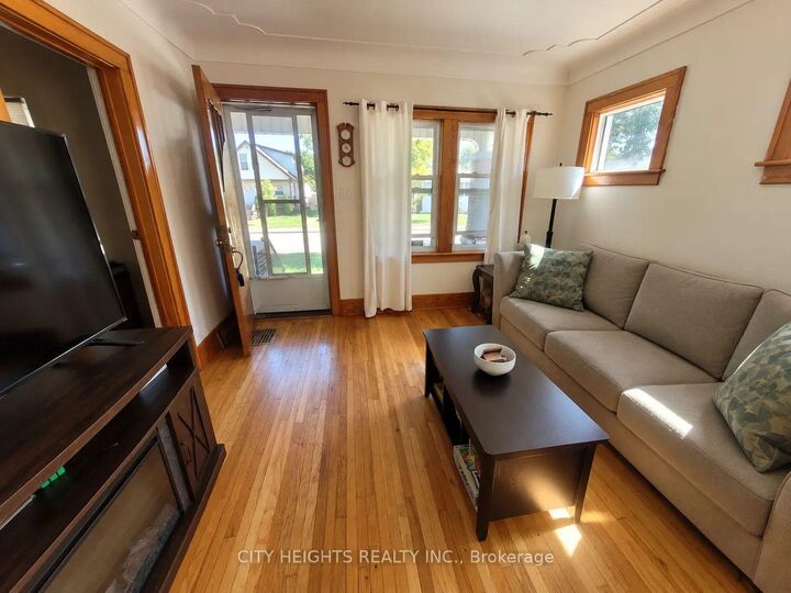 Property Photo:  1827 Moy Avenue  ON N8W 2M3 