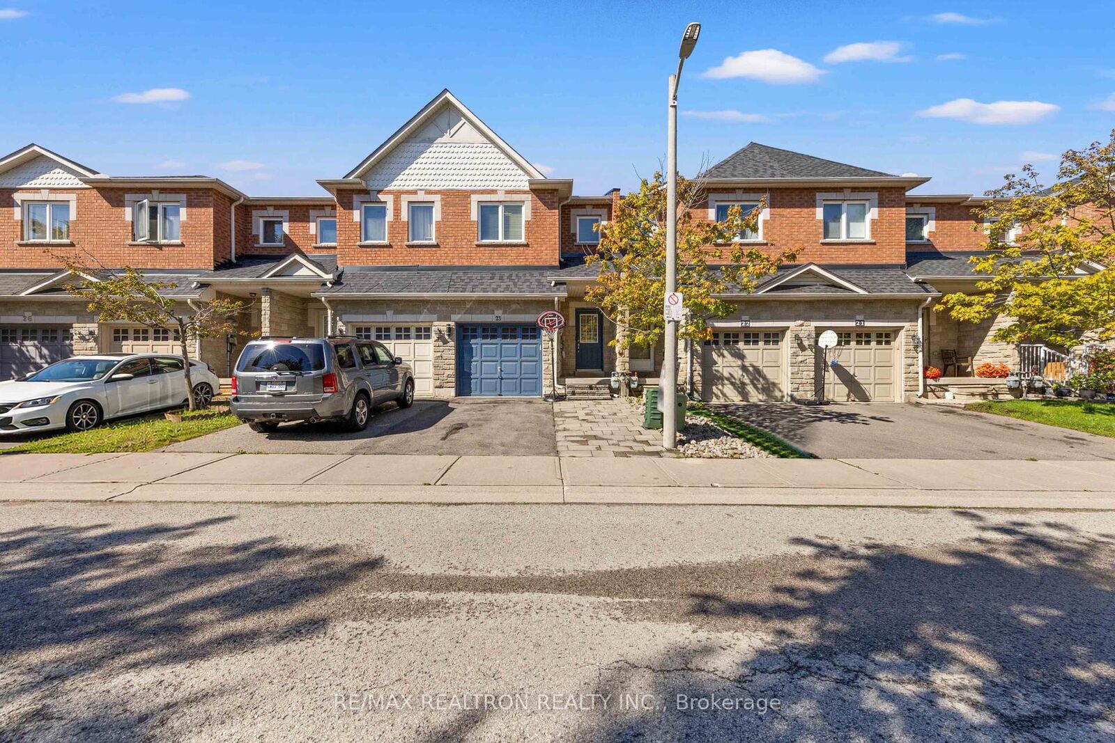 Property Photo:  56 North Lake Road 23  ON L4E 0G5 