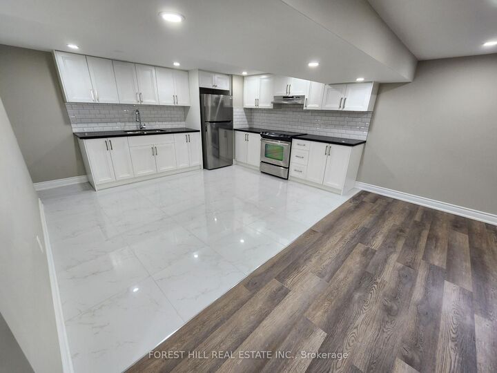 Property Photo:  2577 Whaley Drive Lower  ON L5B 1X1 