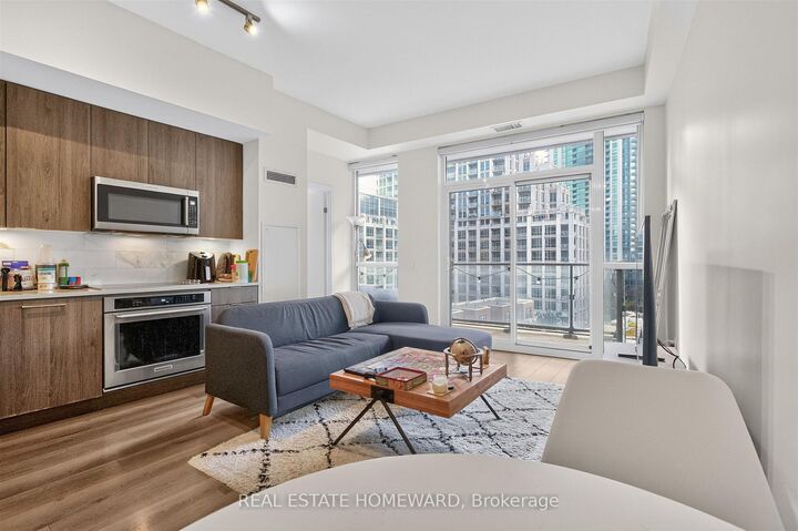 Property Photo:  38 Iannuzzi Street 721  ON M5V 0S2 