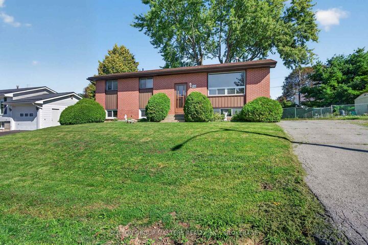 Property Photo:  139 Sherwood Avenue  ON K7N 1N7 