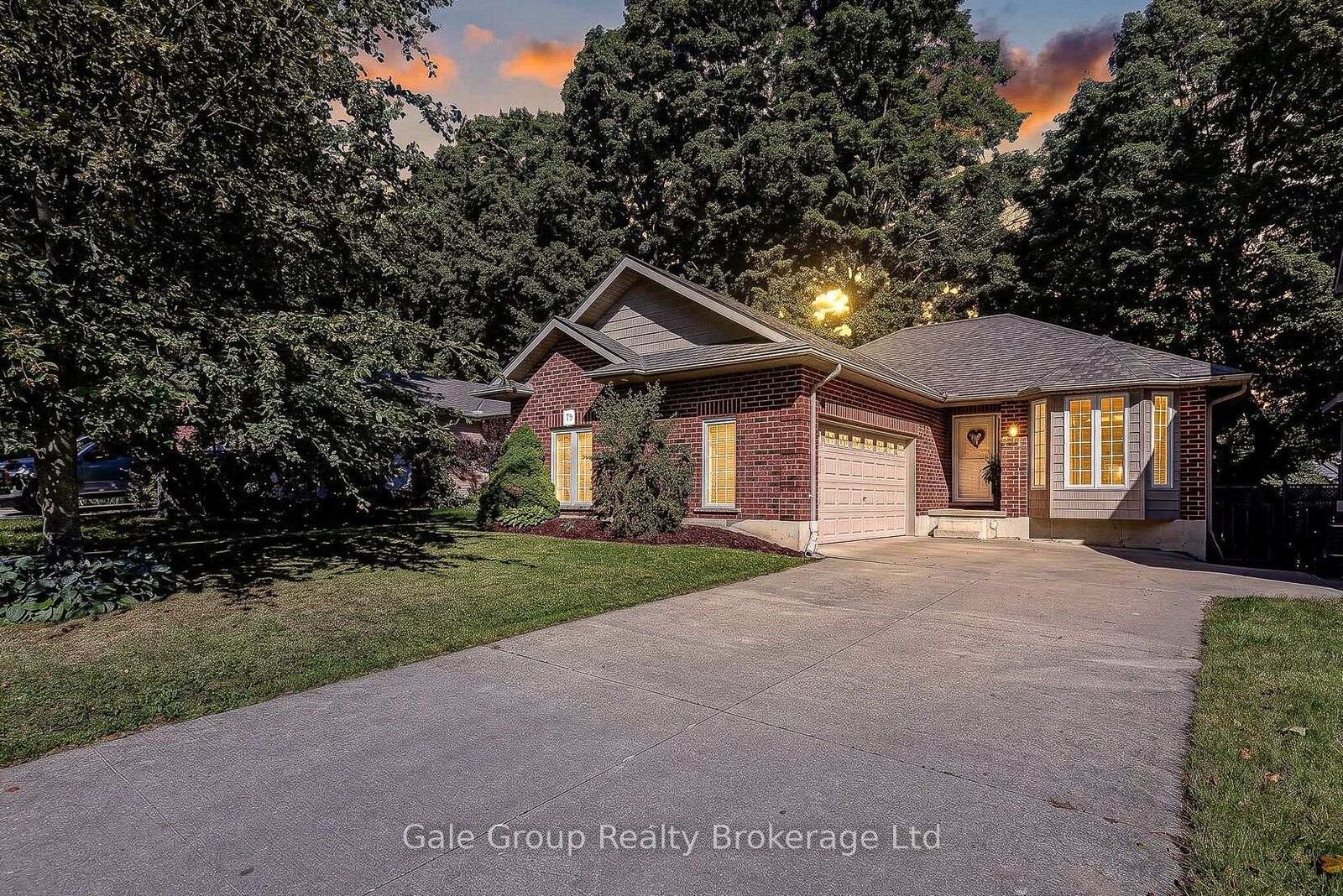 Property Photo:  79 Potters Way  ON N4S 9A1 