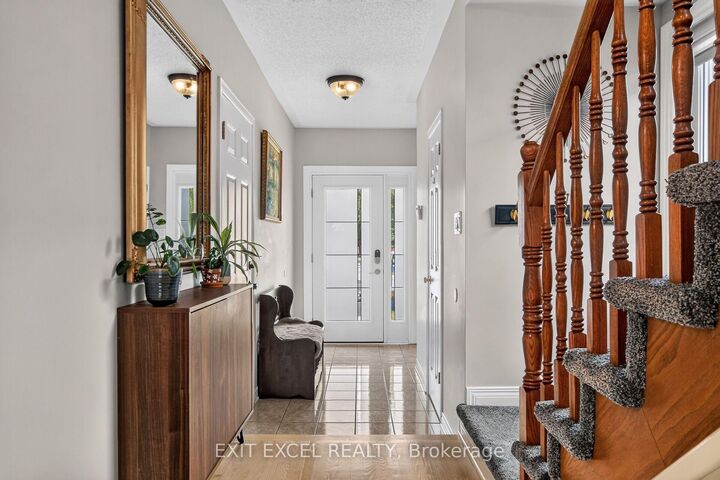Property Photo:  89 Forestglade Crescent  ON K1G 6A6 