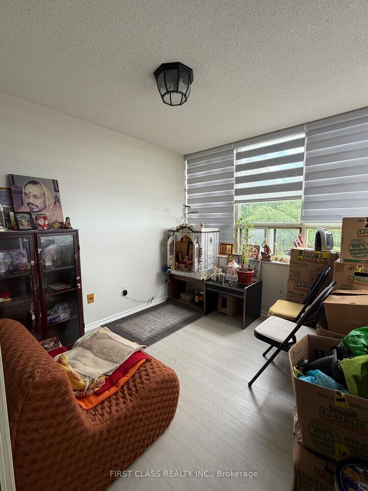 Property Photo:  30 Malta Avenue 402  ON L6Y 4S5 