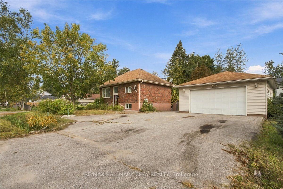 Property Photo:  848 Lebanon Drive  ON L9S 2C4 