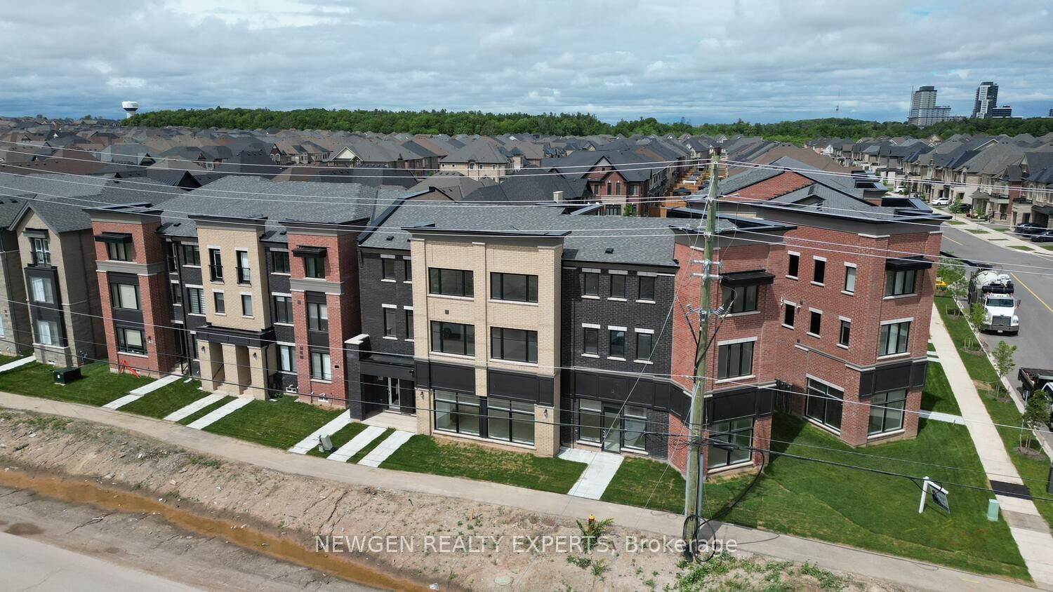 Property Photo:  3299 Sixth Line 2  ON L6H 0Z5 