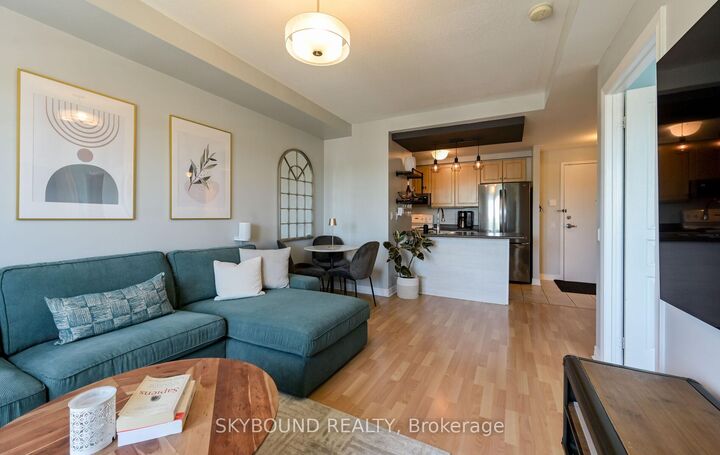 Property Photo: 1415 Lawrence Avenue W 516 ON M6L 1A9