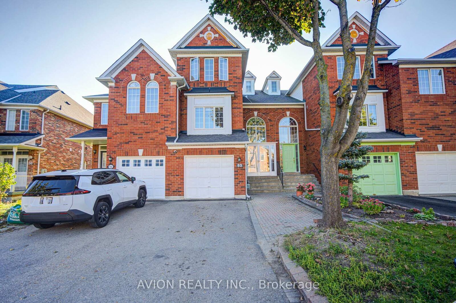 Property Photo:  82 Kimono Crescent  ON L4S 2G1 