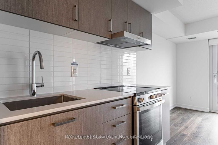 Property Photo:  219 Dundas Street E 2108  ON M5A 0V1 