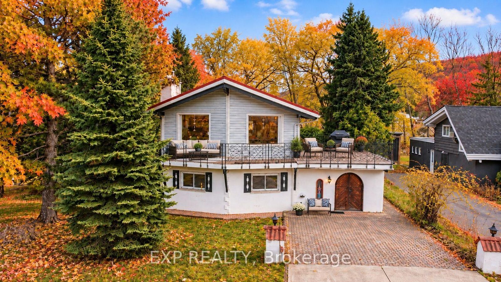 Property Photo:  104 Kinsey Place  ON L9Y 0R4 