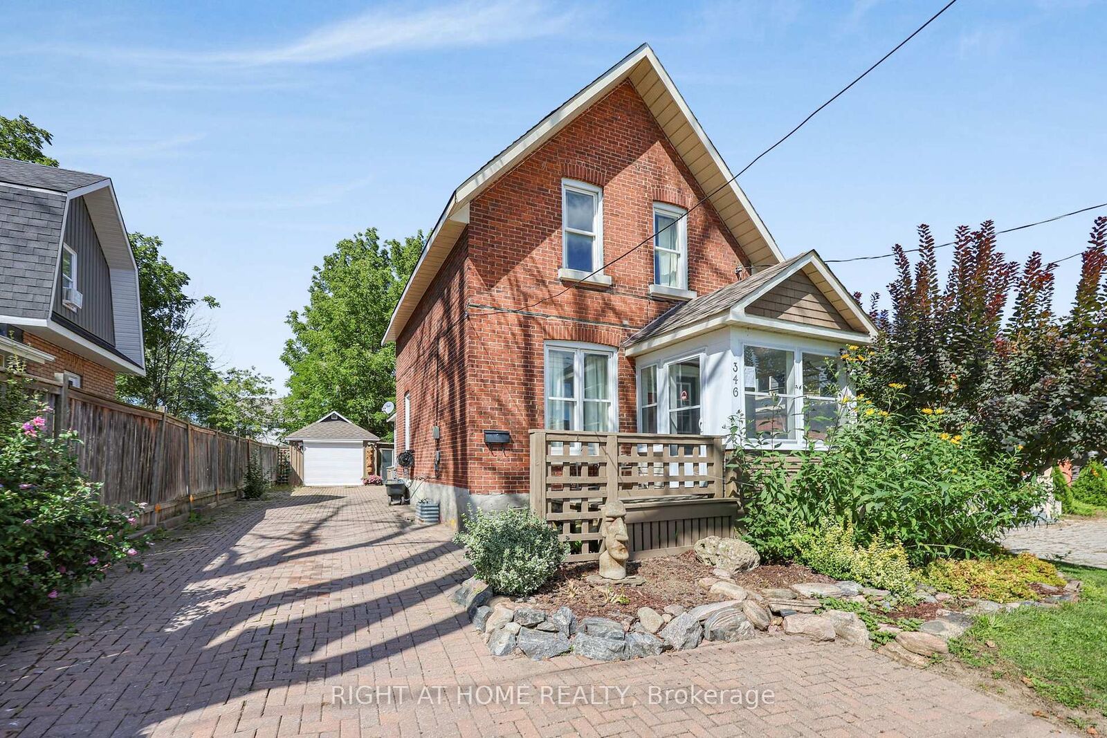 Property Photo:  346 Bay Street  ON L4R 1K2 