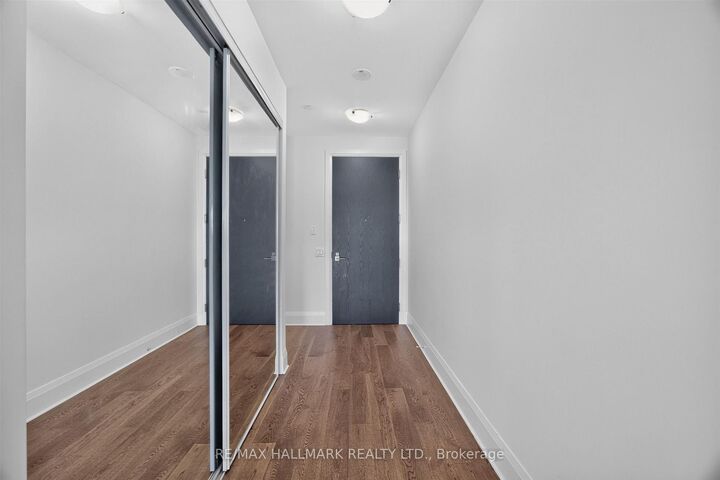 Property Photo:  151 Avenue Road 803  ON M5R 0B8 