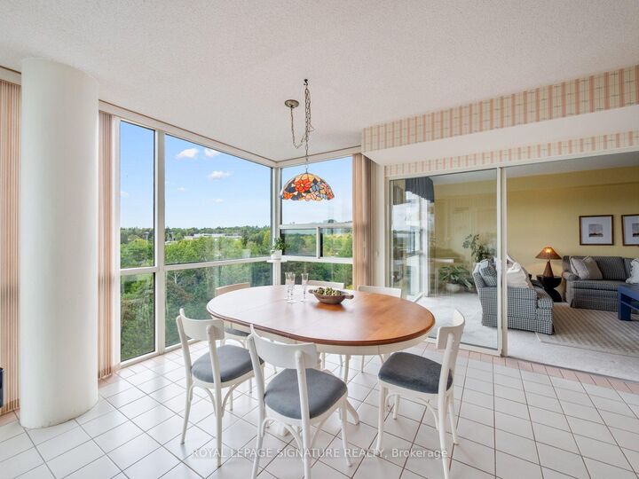 Property Photo: 40 Harding Boulevard W # 716 ON L4C 9S5