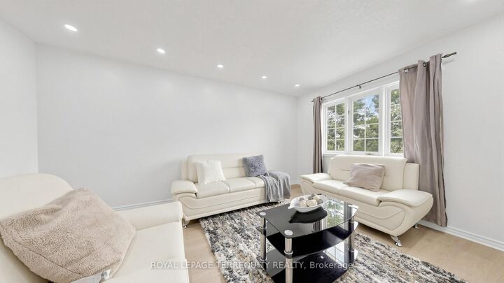 Property Photo:  700 Champlain Boulevard 2  ON N1R 8K1 