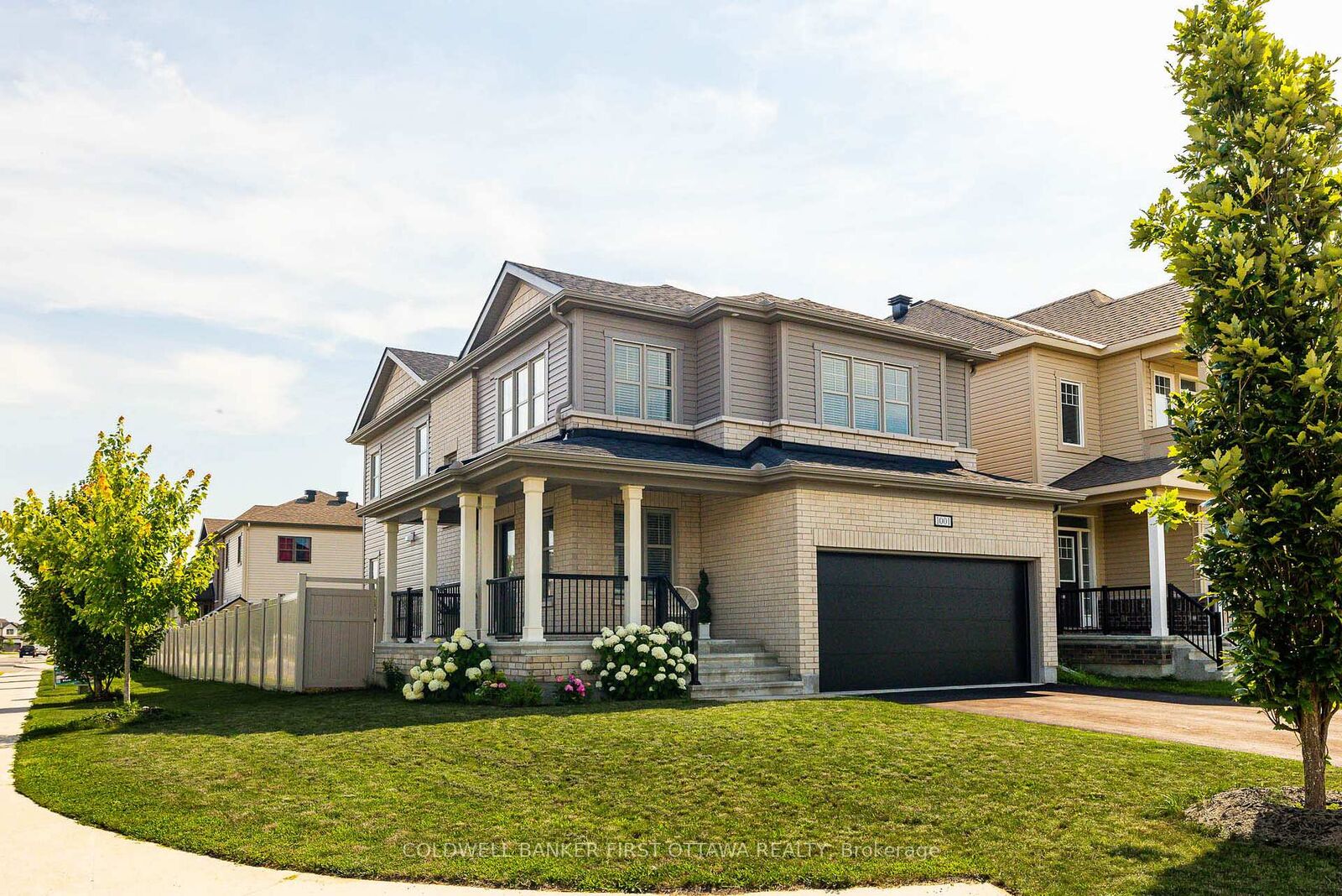 Property Photo: 1001 Manege Street ON K2S 0Y7