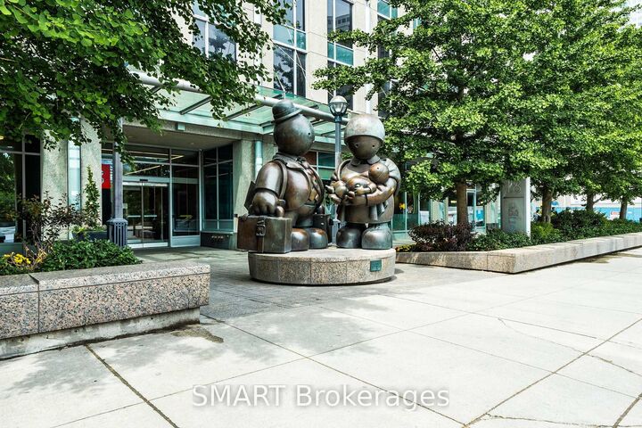 Property Photo:  18 Yonge Street 713  ON M5E 1Z8 