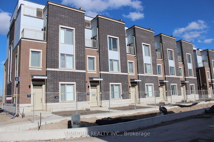 Property Photo:  80 Honeycrisp Crescent Th375  ON L4K 0N7 