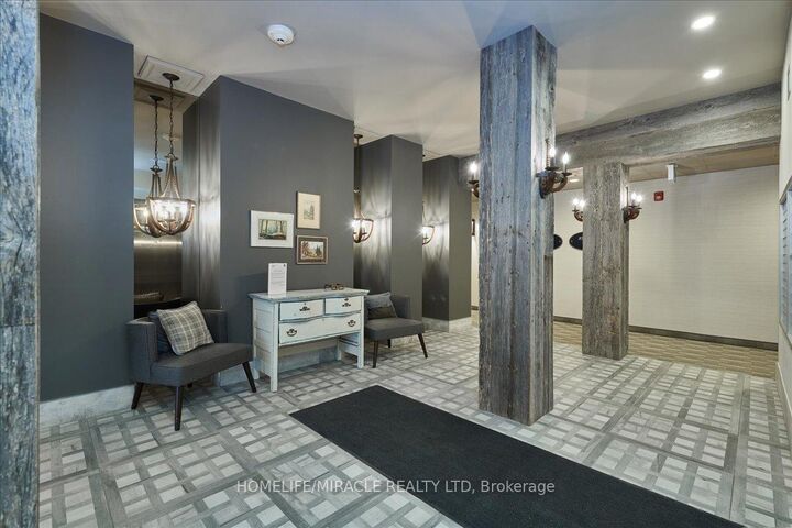 Property Photo:  161 Wellington Street E 304  ON L9R 0R8 
