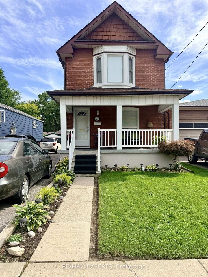 Property Photo:  257 John Street  ON M9N 1K1 