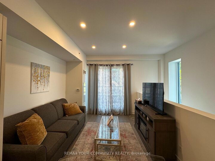 Property Photo:  175 Pears Avenue Th 1  ON M5R 0C1 