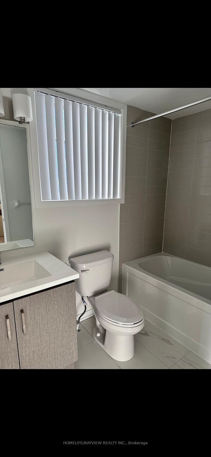 Property Photo:  141 Honeycrisp Crescent 199  ON L4K 5Z8 