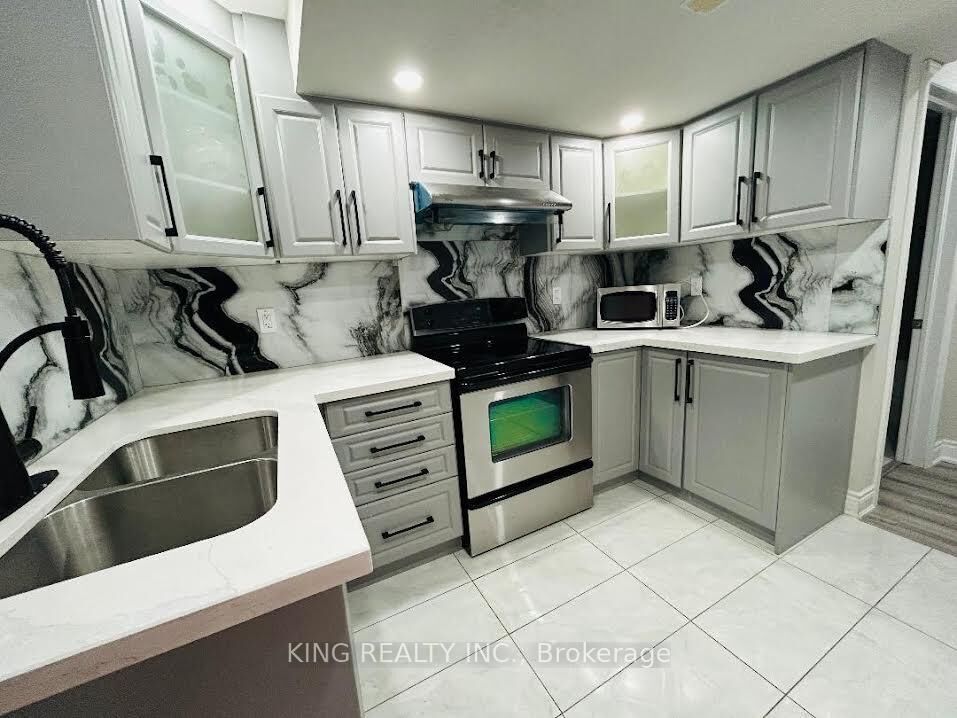 Property Photo:  13 Black Diamond Crescent Bsmt  ON L6X 0V8 
