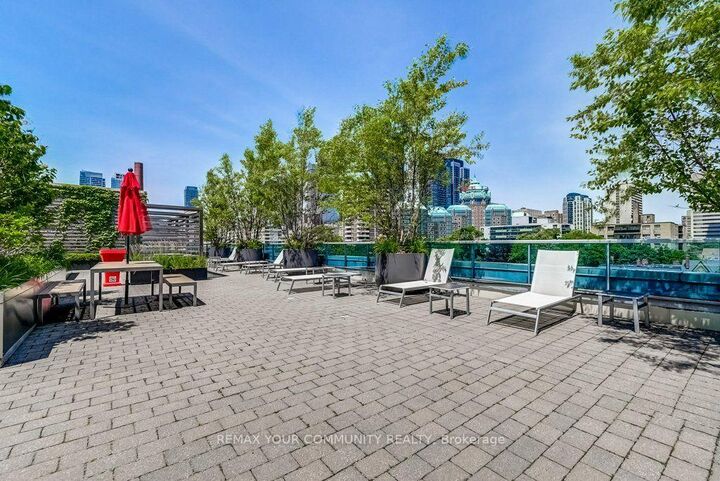 Property Photo:  500 Sherbourne Street 1011  ON M4X 1L1 