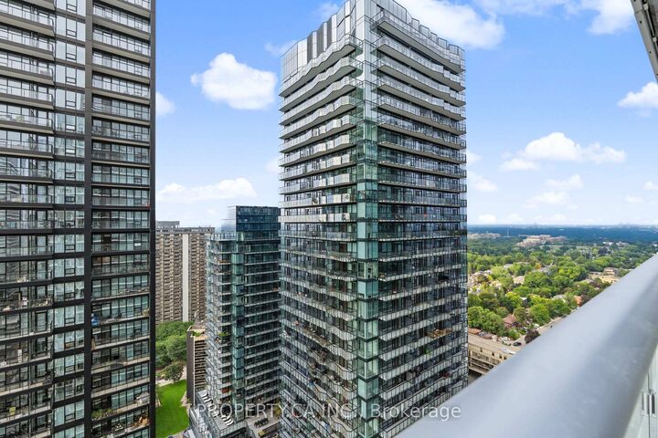 Property Photo:  99 Broadway Avenue 3011  ON M4P 0E3 
