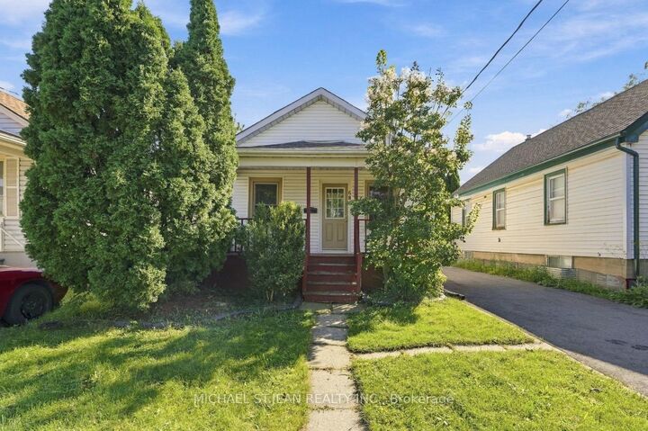 Property Photo:  68 Hamilton Street  ON L2S 7K6 