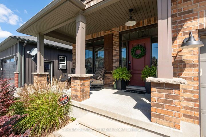 Property Photo:  276 Walnut Street  ON N0M 2J0 