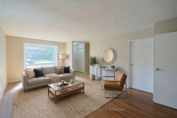 Property Photo:  253 Hampton Avenue  ON N7S 4Z2 