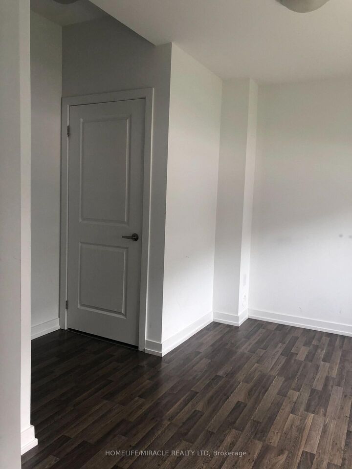Property Photo:  22 Bluenose Street  ON L4L 0L7 