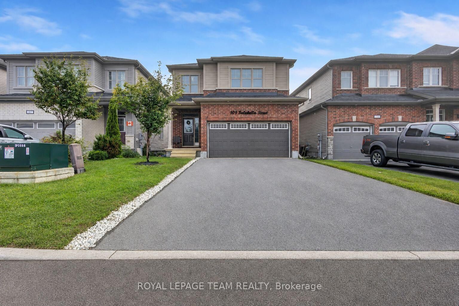 Property Photo:  109 Falabella Street  ON K2S 0X7 