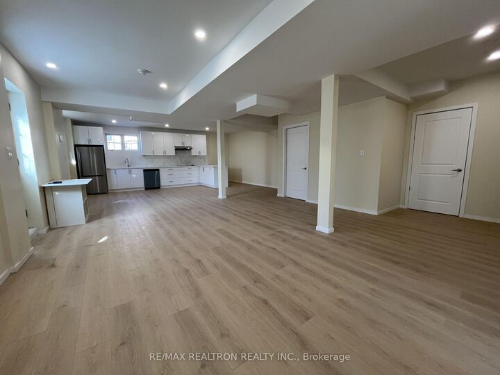 Property Photo:  100 Alpaca Drive Bsmt  ON L4E 0R1 