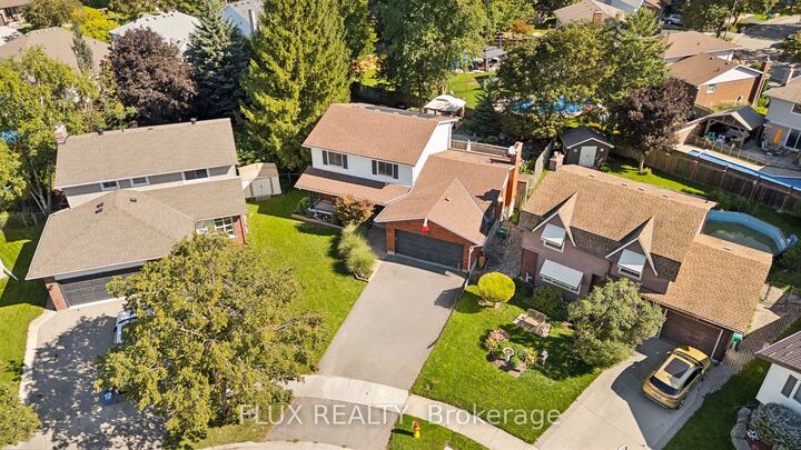 Property Photo:  60 Cherrytree Court  ON N2N 1L9 