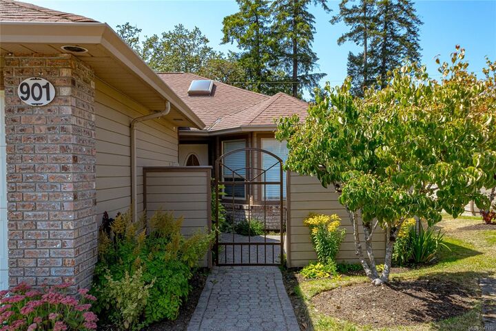 Property Photo:  4515 Pipeline Rd #901  BC V8Z 5M3 