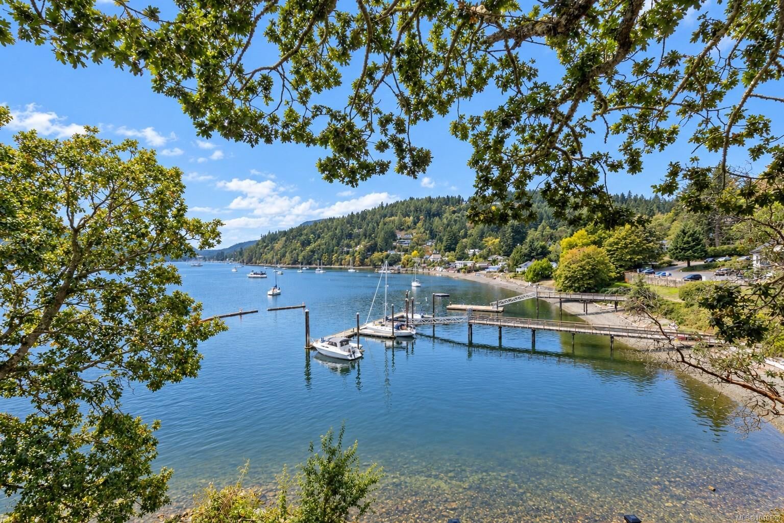 Property Photo:  936 Arbutus Ave  BC V9L 5X4 