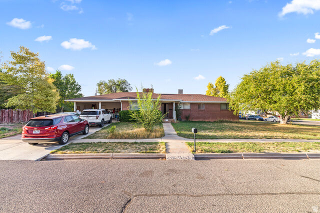 Property Photo: 389 W 400 N UT 84701