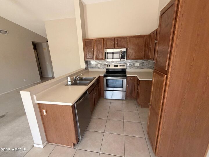 Property Photo:  6877 S Oakmont Drive  AZ 85249 