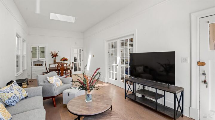 Property Photo:  1160 Powell Street  CA 94608 