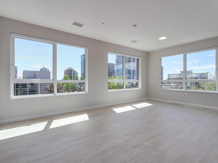 Property Photo:  110 E 17th Street 304  BC V5V 1A1 