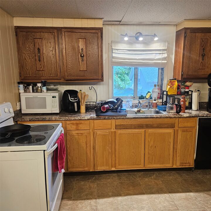Property Photo:  6 Birch St  NY 13903 