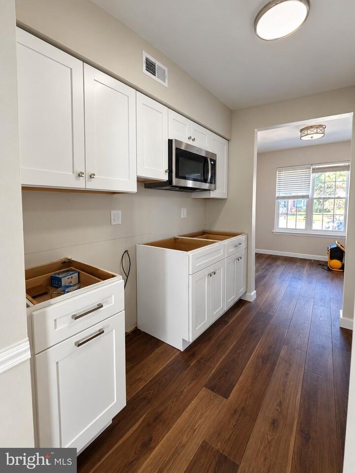 Property Photo:  74 Farnwood Road  NJ 08054 