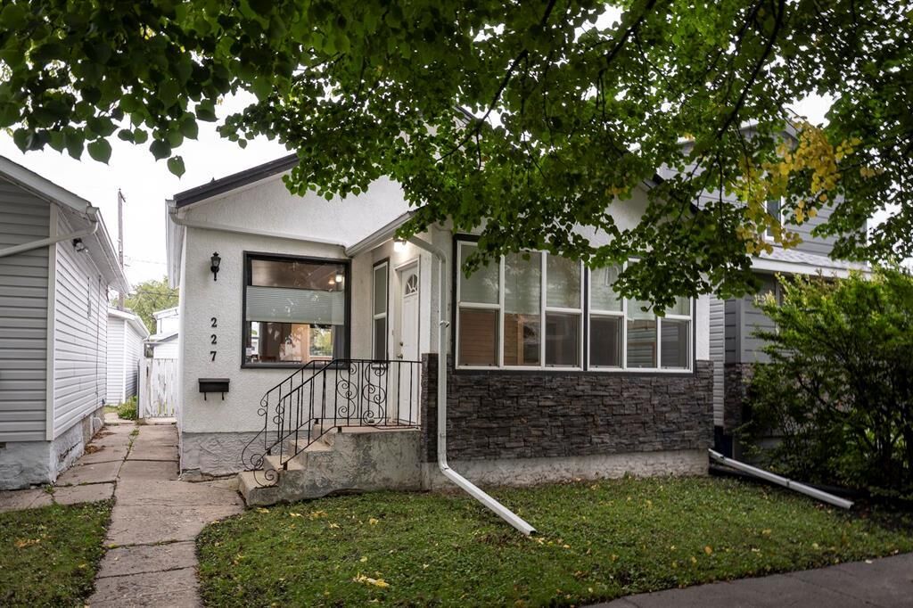 Property Photo:  227 Melrose Avenue  MB R2C 1N7 