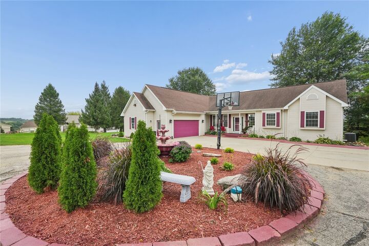 Property Photo:  9902 Dutch Creek Drive  IA 52205 