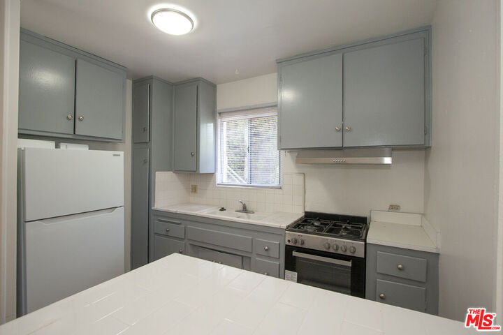 Property Photo: 11521 Rochester Ave, Unit 1 CA 90025