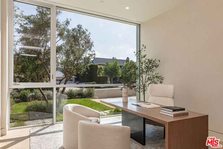 Property Photo:  634 Moreno Ave  CA 90049 